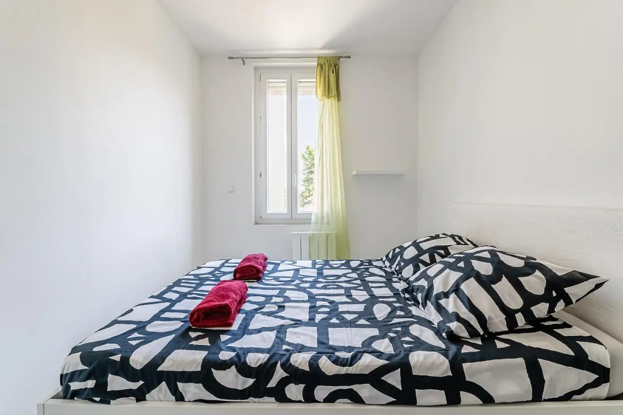 T3 Moderne Et Cosy Au Bord De Mer Marseille 0*,  France